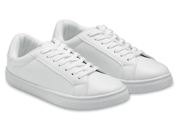מאחורי הקלעים של העיצוב – הסיפור של bueno white sneakers